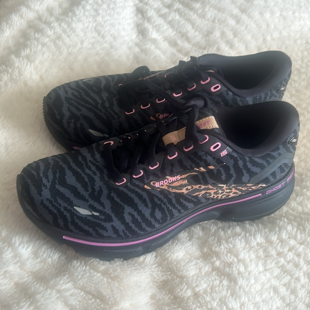 Never been worn Brooks Ghost 15